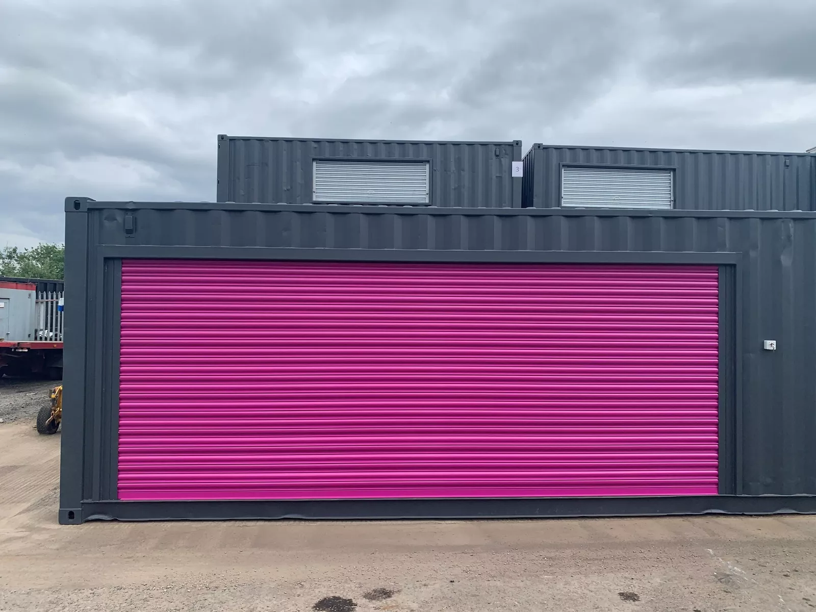 40ft x 8ft Roller Shutter Shipping Container – Secure, Accessible, and Weatherproof Storage - Imagen 2