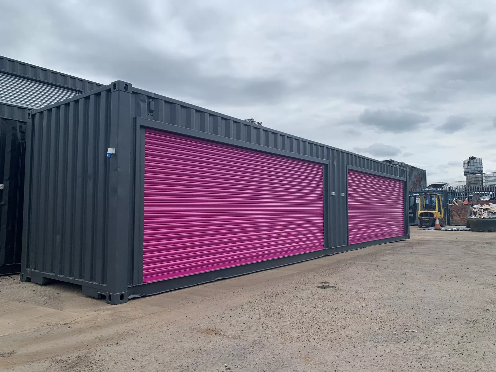 40ft x 8ft Roller Shutter Shipping Container – Secure, Accessible, and Weatherproof Storage