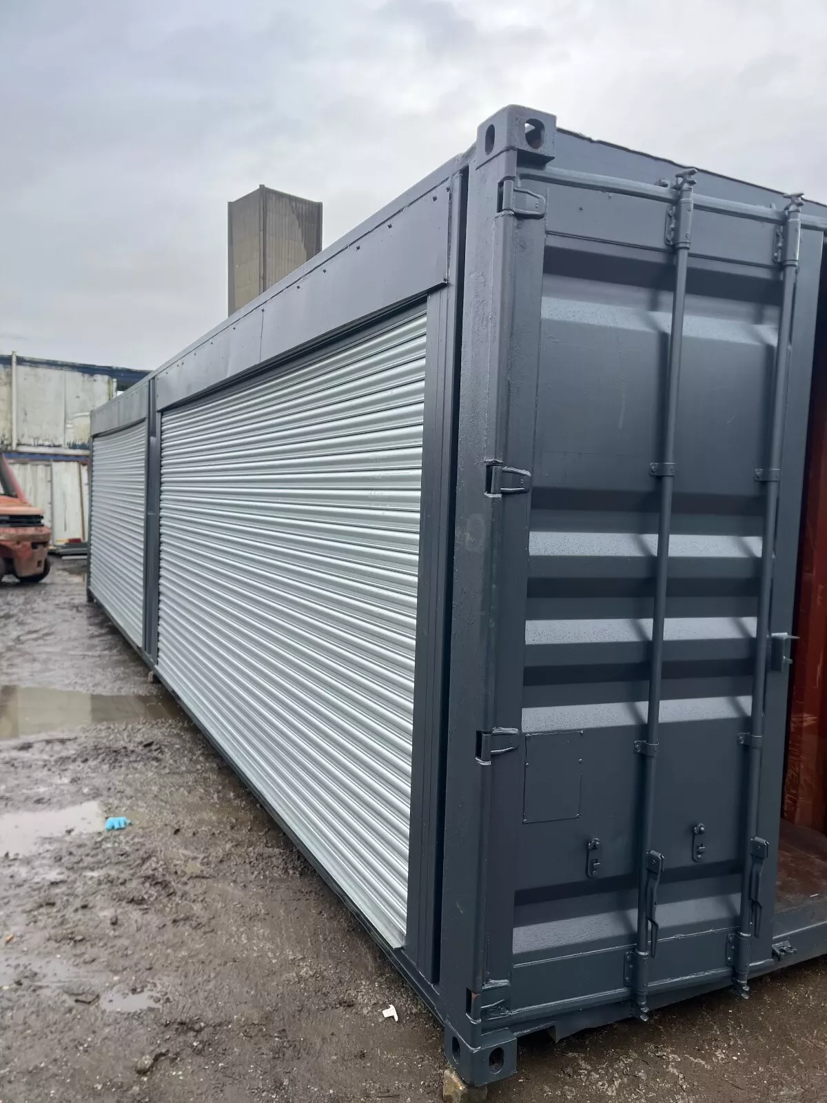 40ft x 8ft Roller Shutter Shipping Container – Secure, Accessible, and Weatherproof Storage - Imagen 5
