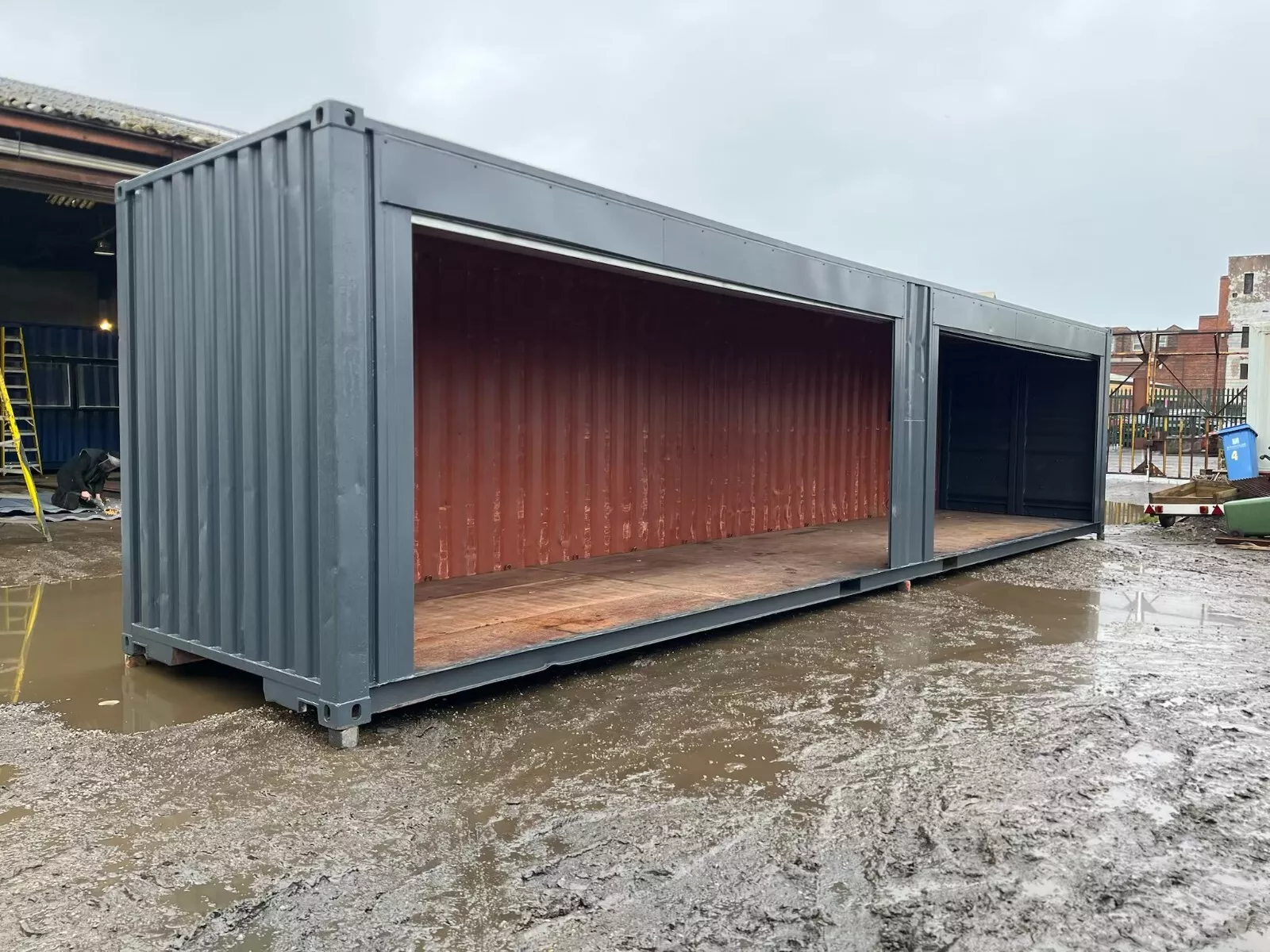 40ft x 8ft Roller Shutter Shipping Container – Secure, Accessible, and Weatherproof Storage - Imagen 11